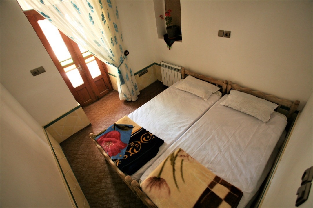 اجاره اقامتگاه سنتی دو تخته ورزنه - اتاق14