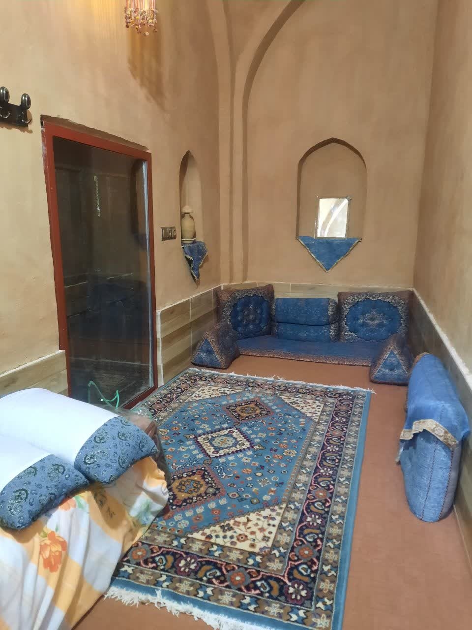 اجاره سوئیت بومگردی در فهادان یزد - اتاق کاه گلی