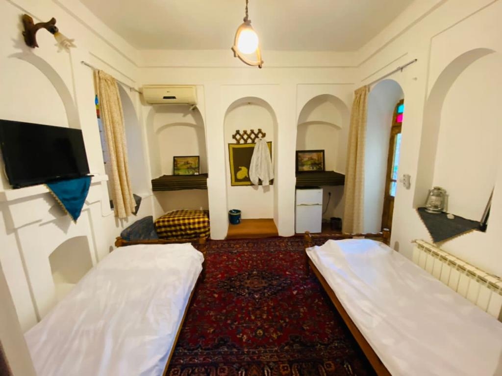 اجاره اتاق بومگردی در باغستان نطنز - تاج بانو