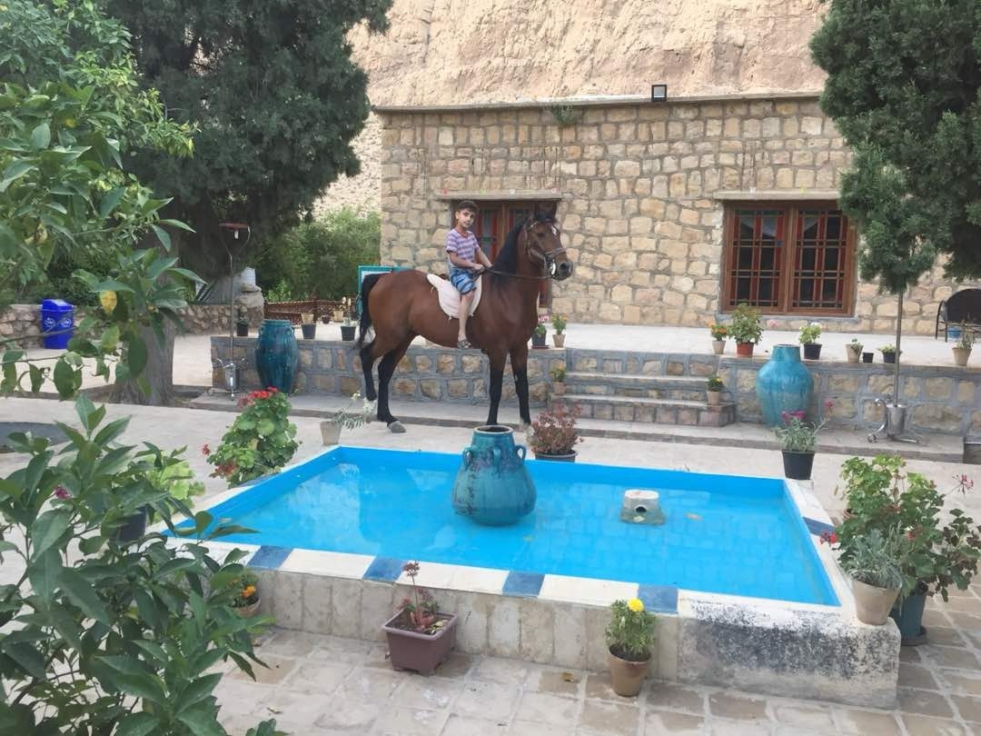 اجاره اقامتگاه بومگردی در بندره ایج - یسنا