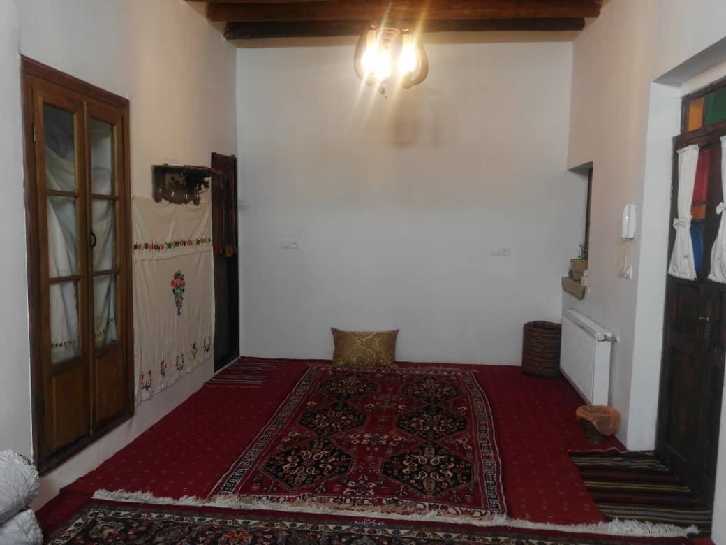 اجاره اقامتگاه سنتی در میدان امام مهدیشهر - اتاق استاد احمد ناد علیان