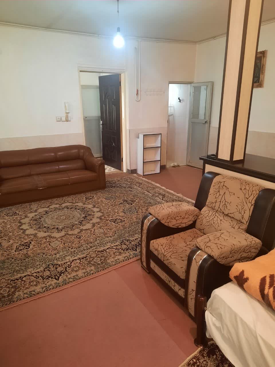 اجاره سوئیت در خیابان غفاری اراک - طبقه همکف