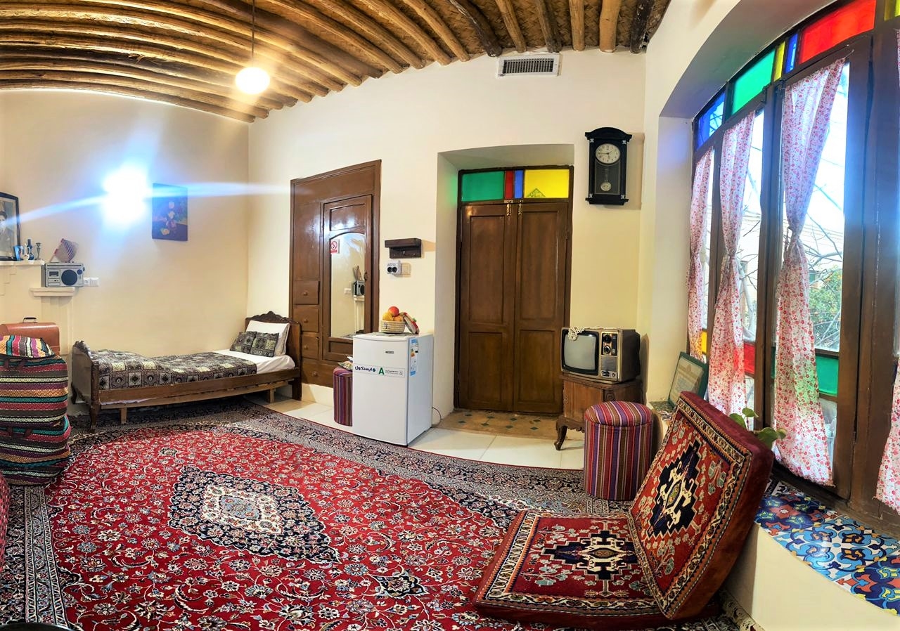 اجاره اتاق سنتی دوتخته غیرمستر در لطفعلی خان زند شیراز - گوهربانو