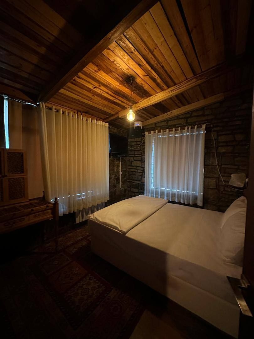 اجاره عمارت سنگی  در گنج نامه همدان - کد 1 شاهنشین