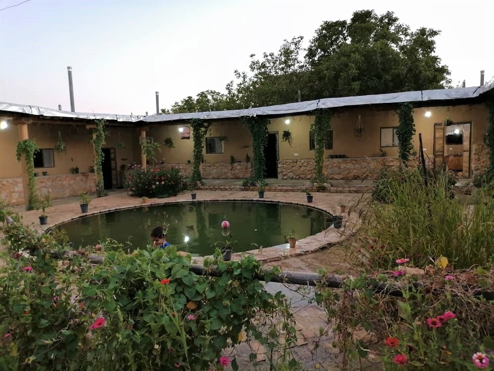 اجاره اقامتگاه بومگردی در سربست سپیدان - 75 متری یک خوابه همکف