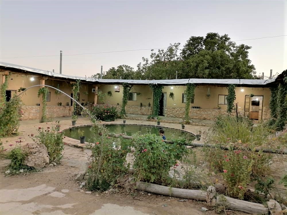 اجاره خانه سنتی در سربست سپیدان - 90 متری دوخوابه