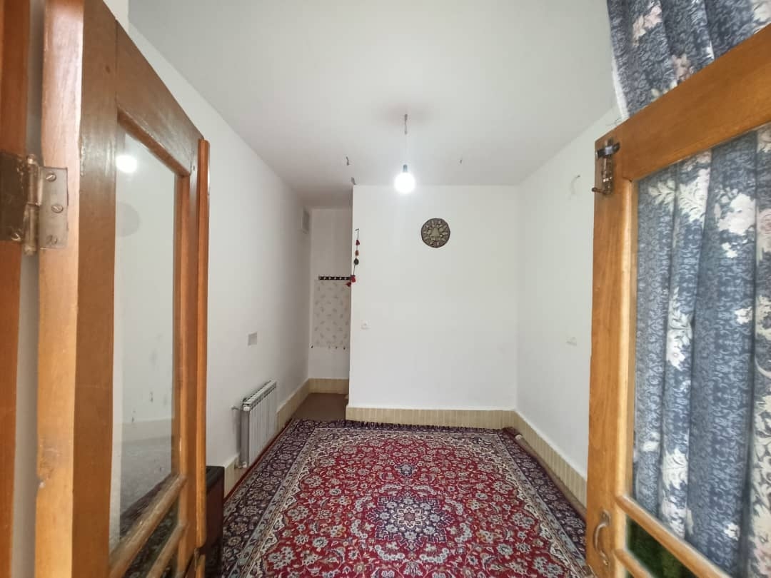 اجاره اتاق اقامتگاه بومگردی در بهشتی ورزنه - اتاق 6 - 12متری