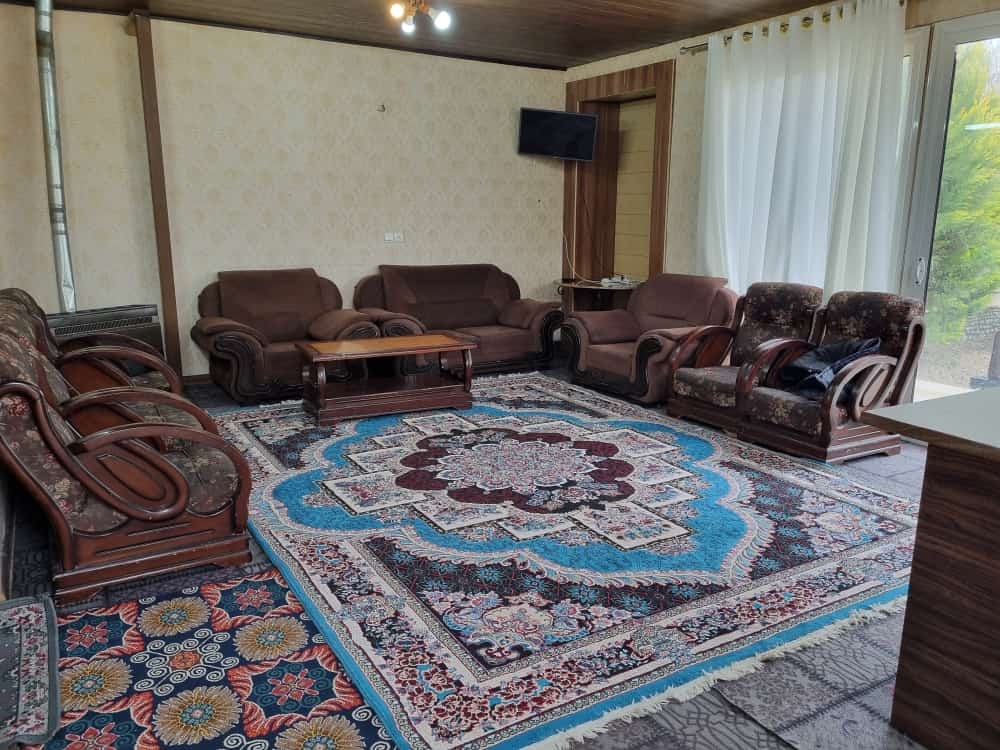 اجاره ویلا لب آب در اردال باغبهادران-دوخوابه 130 متری