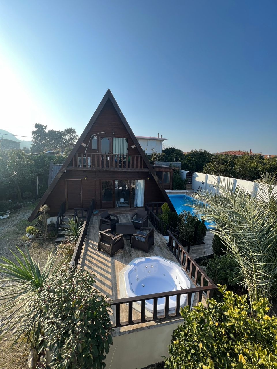 اجاره ویلادوبلکس با جکوزی در نیاسته رامسر - رویال