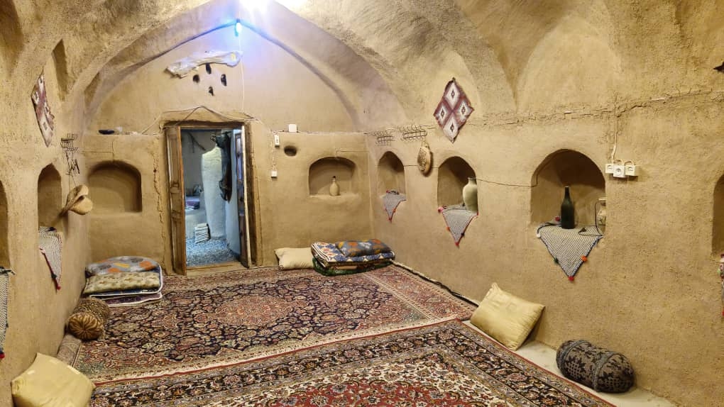 اجاره اقامتگاه تاریخی در انارک اصفهان-20 متری