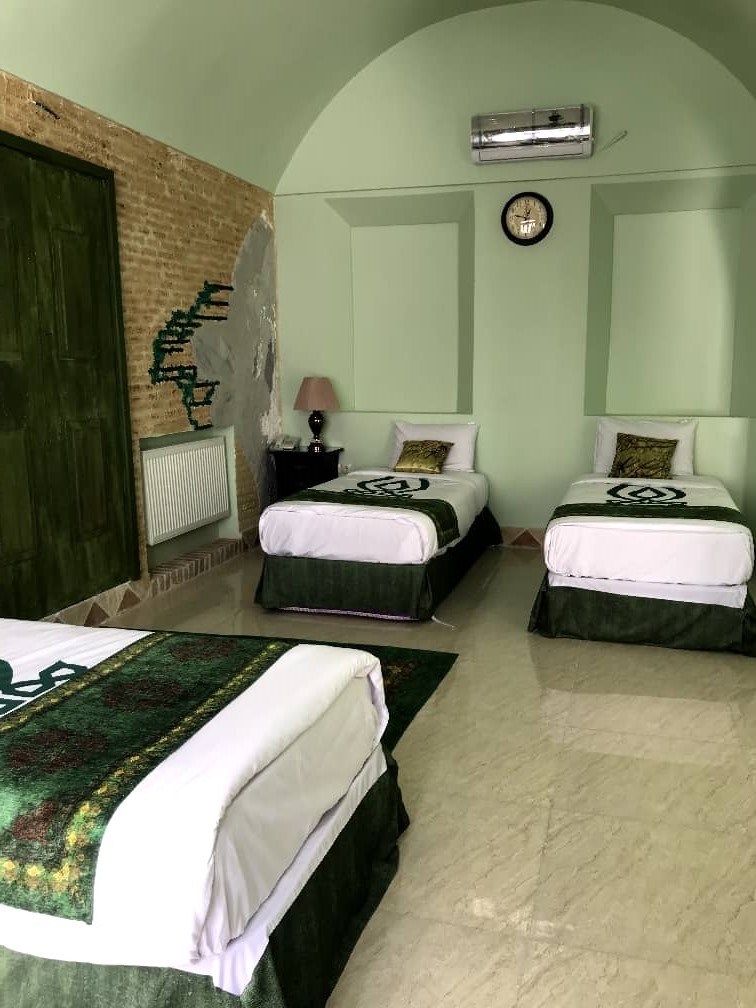 اجاره اقامتگاه سنتی سه تخته در گلسرخ یزد