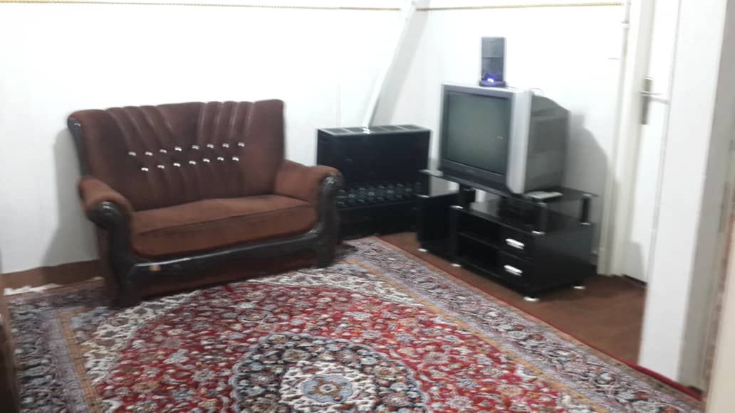 اجاره آپارتمان مبله یک خوابه در راه آهن تهران - طبقه سوم