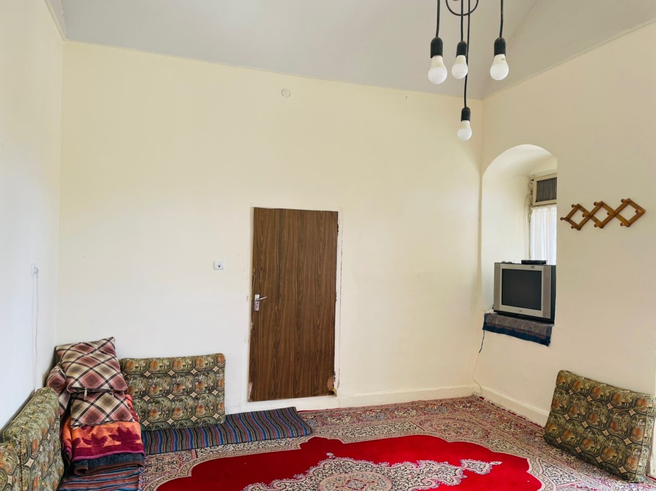 اجاره اقامتگاه بومگردی در شهربابک کرمان - فیروزه