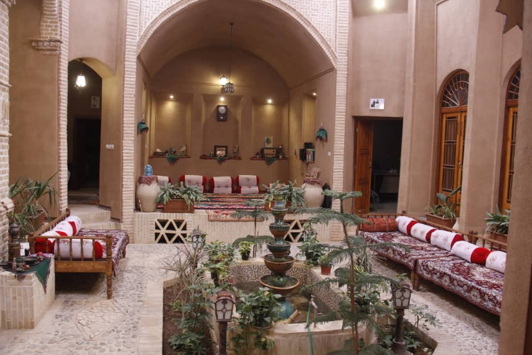 اجاره اقامتگاه بومگردی در روستای مبارکه - اتاق بهار