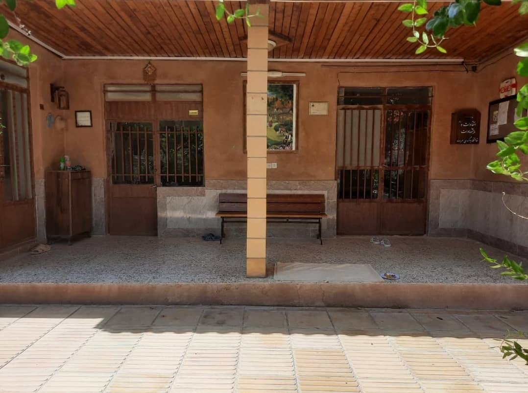 رزرو اتاق سنتی در روستای تشنیز شلمزار - 18 متری