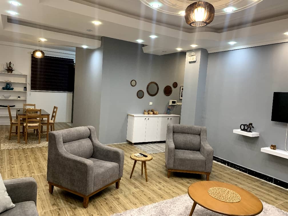 اجاره آپارتمان دو خوابه طبقه ی سوم نزدیک ساحل در قشم - طبقه سوم