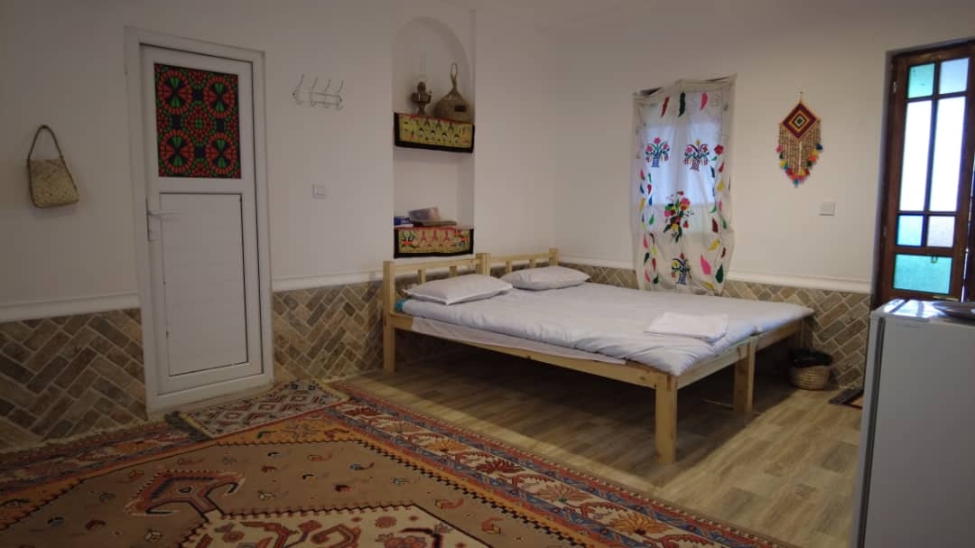 اجاره اتاق سنتی دو تخته در بهرباغ جم - طارمه1