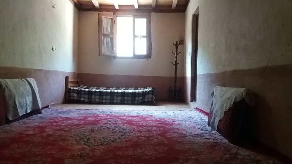 اجاره خانه سنتی در روستای فینسک شهمیرزاد - پاییز