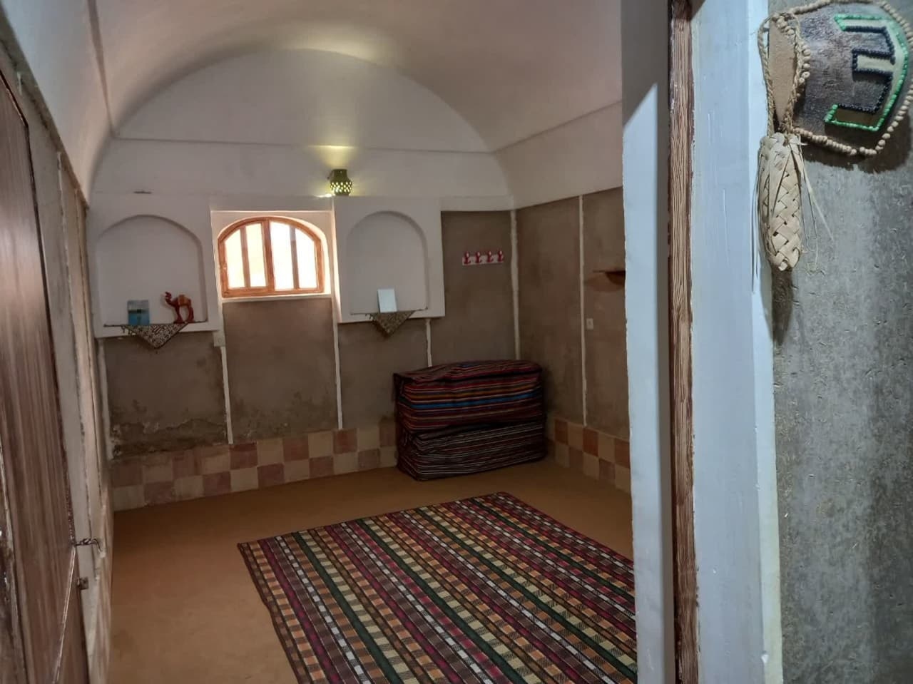 اجاره اتاق سنتی در آبگرم خورو بیابانک - اتاق 4