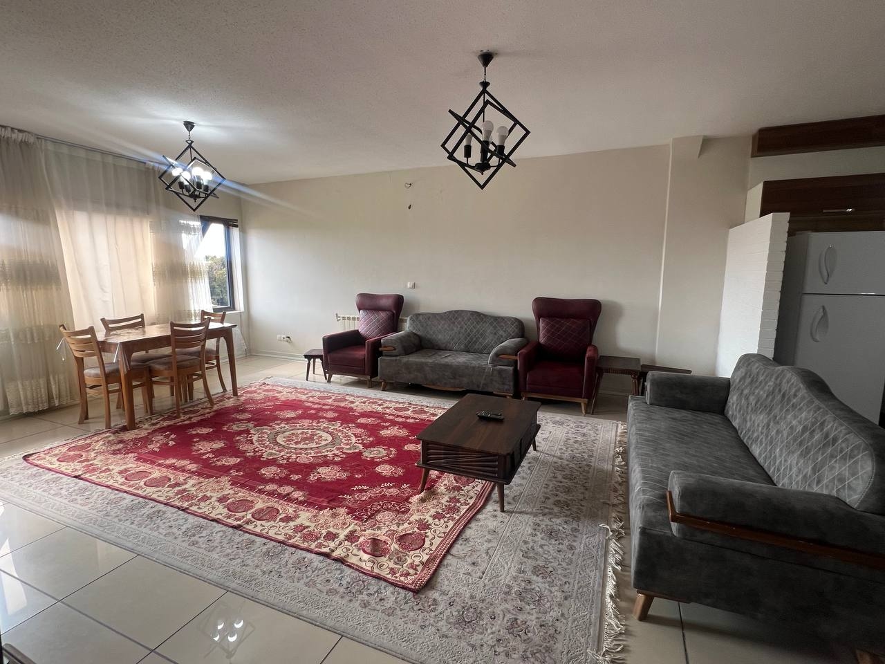 اجاره آپارتمان دو خواب مبله در چمران - واحد 5جنوبی