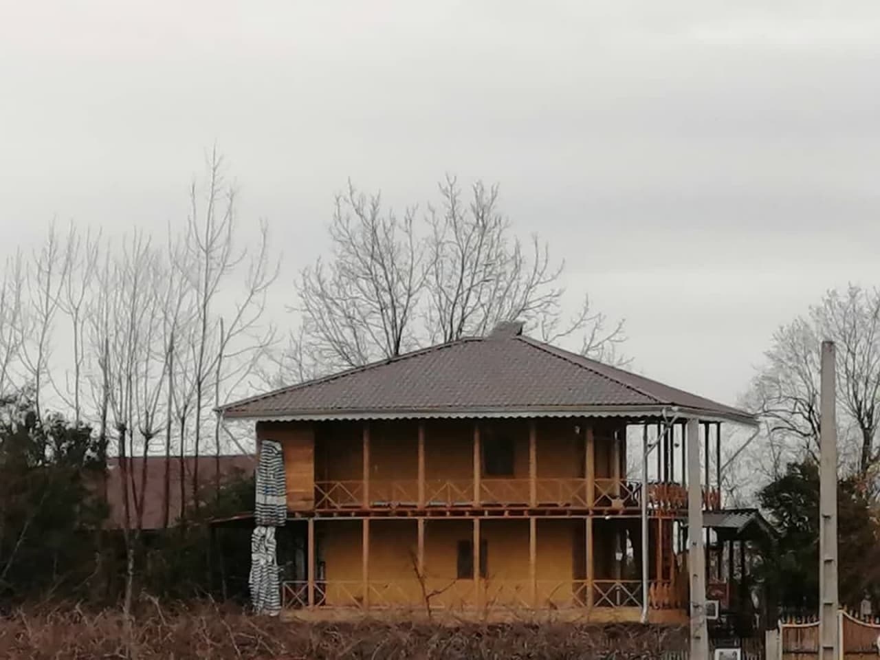 اجاره کلبه چوبی در سورا پشت تالش - توت فرنگی