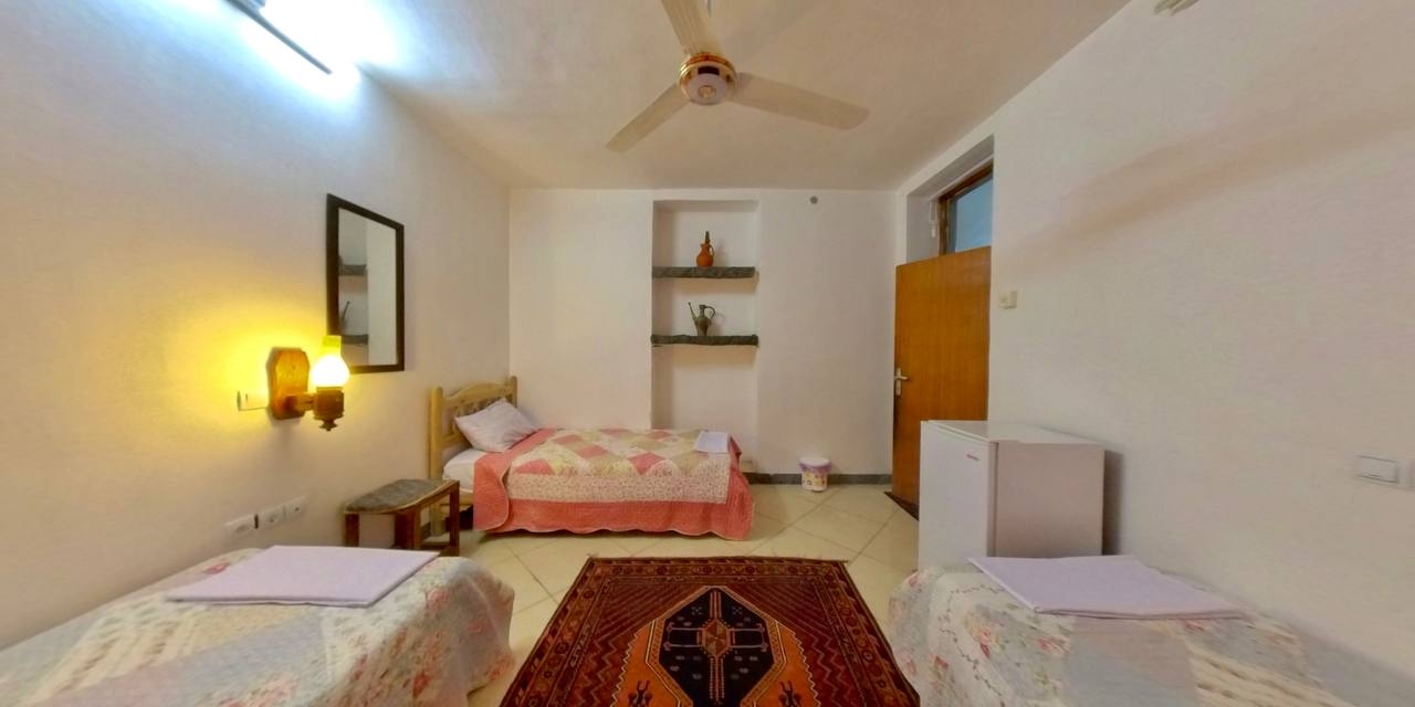 اجاره بومگردی سه تخته در شهداد - 16متر