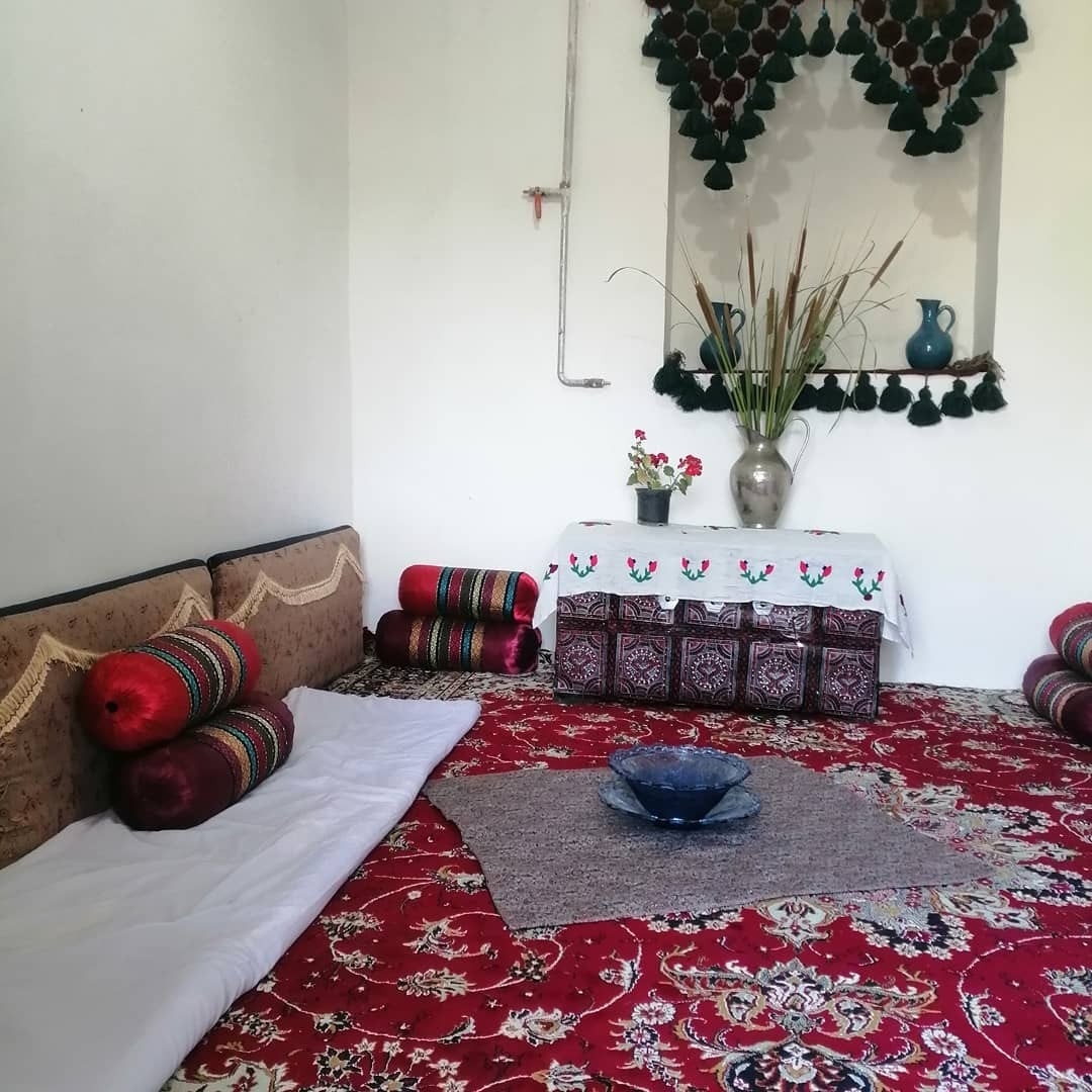 اجاره اتاق سنتی در چناران رادکان - 12متر