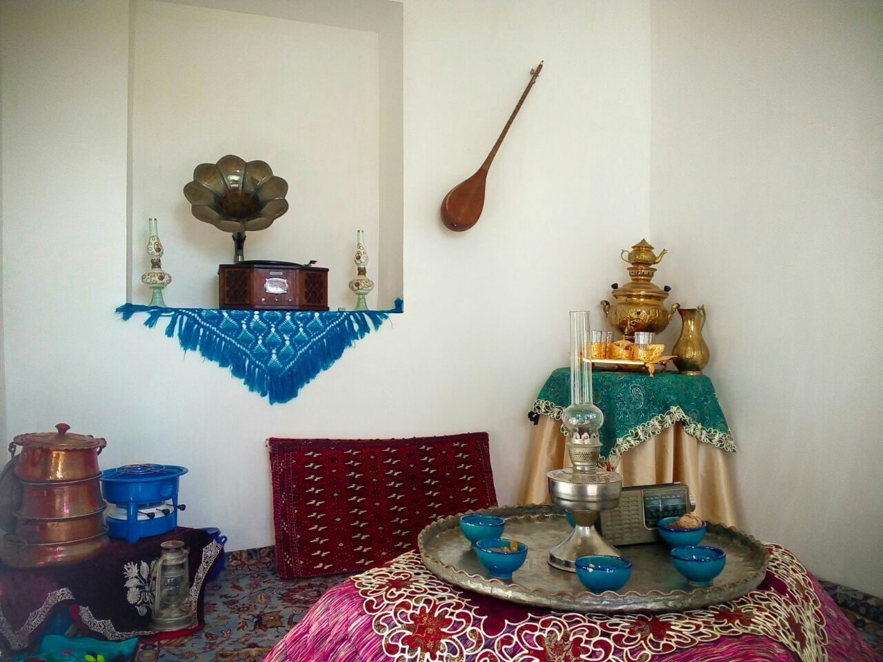 اجاره اتاق سنتی در چناران رادکان - 12متر