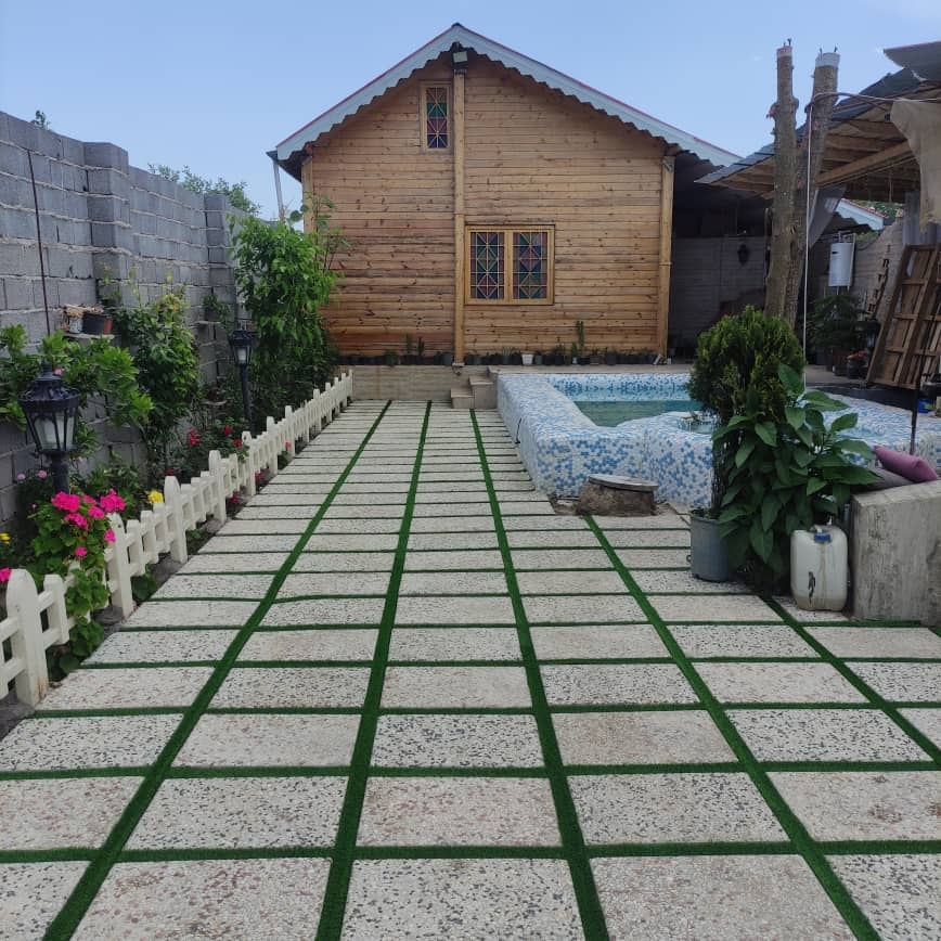 اجاره کلبه چوبی استخر روباز در چمخاله گیلان