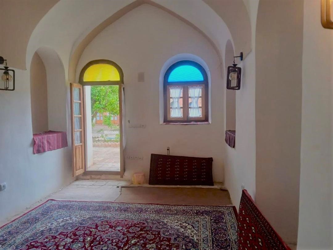 اجاره اتاق سنتی در هاشم آباد دره شهر - 3