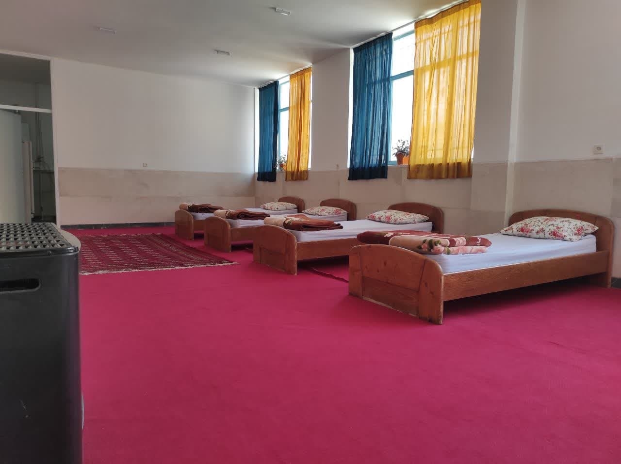 اجاره سوئیت در شهر ونک سمیرم-70 متری