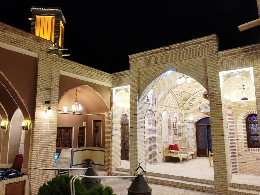 اجاره عمارت سنتی در ابوزیدآباد محله ی کاغذی - 12
