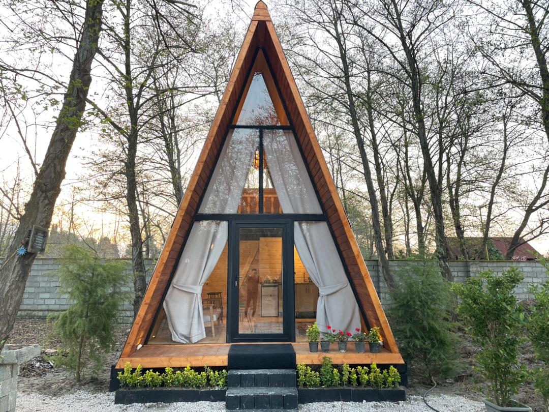 اجاره کلبه سوئیسی در سفید تمشک رامسر - نزدیک به جنگل