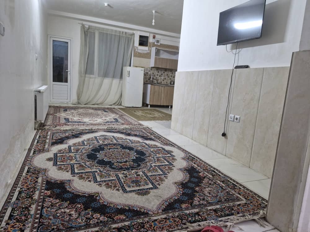 اجاره منزل مبله بدون خواب 40 متری در آبگرم محلات - طبقه دوم