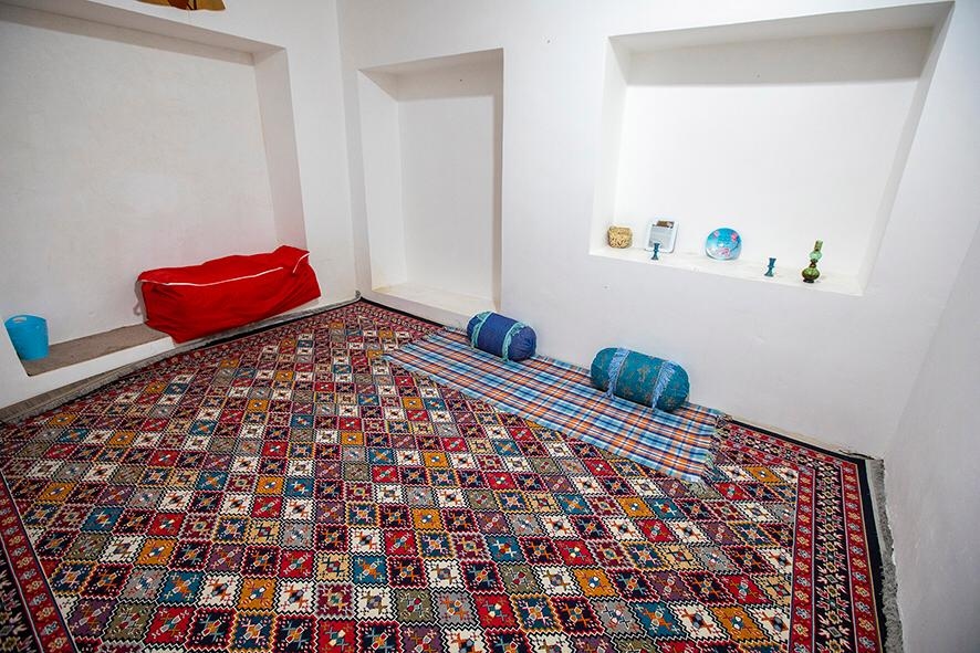 اجاره اتاق بومگردی در بندر رستمی - جاشو