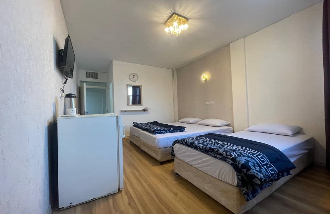 اجاره اتاق سه تخته بدون خواب طبقه دوم در ارگ علیشاه - اتاق 208