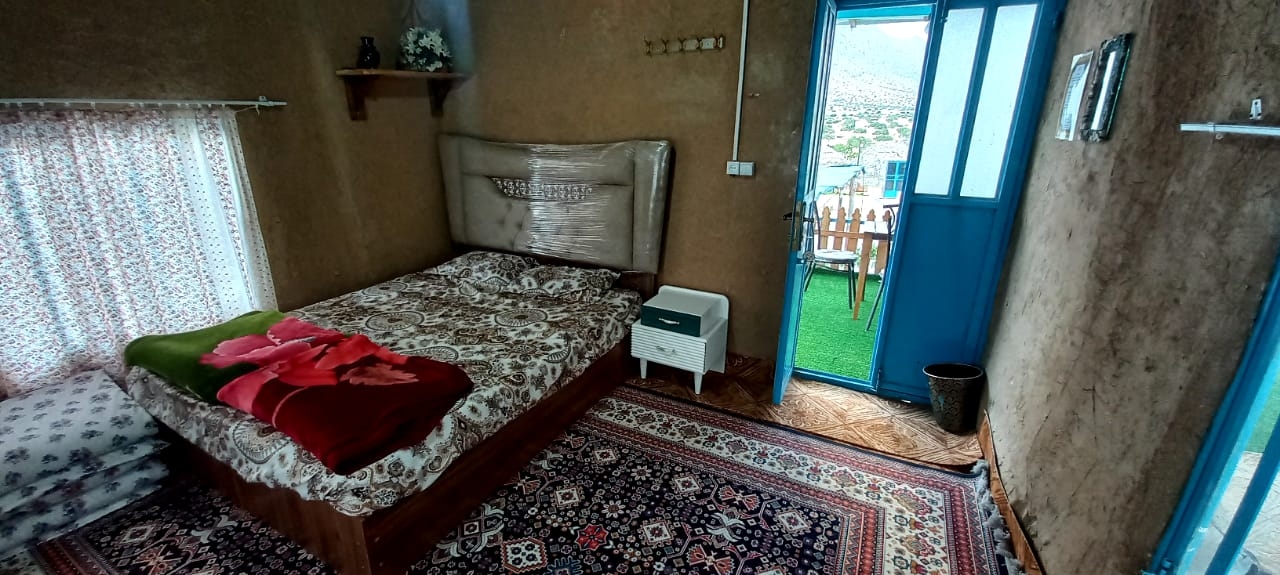 اجاره اتاق در استهبان - قلعه دختر