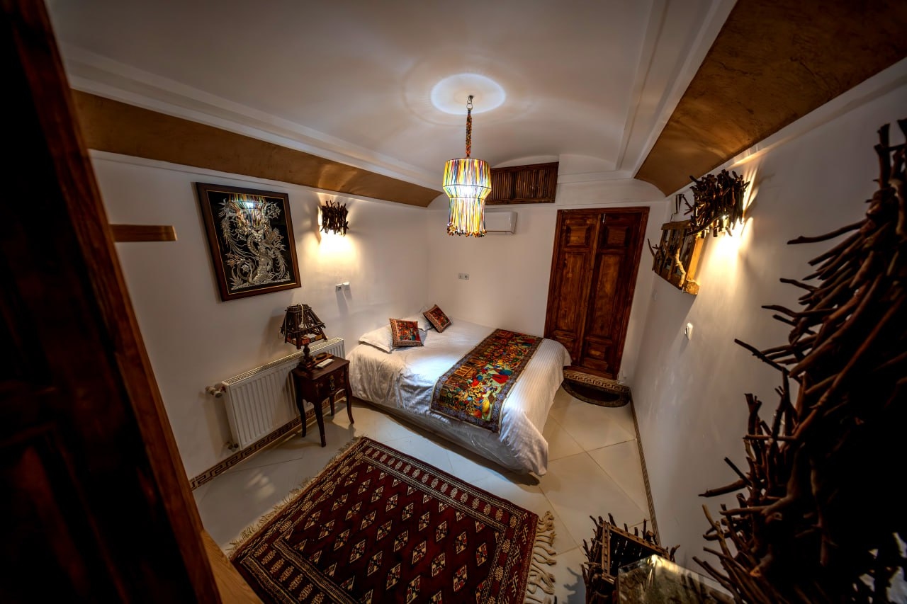 اجاره بوتیک هتل سنتی در امیرچخماق یزد- ایساتیس