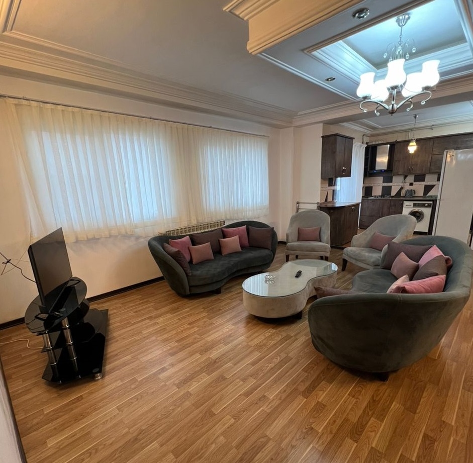 اجاره آپارتمان مبله در خیابان امام خمینی بندر کاووس.دو خوابه طبقه اول90 متری