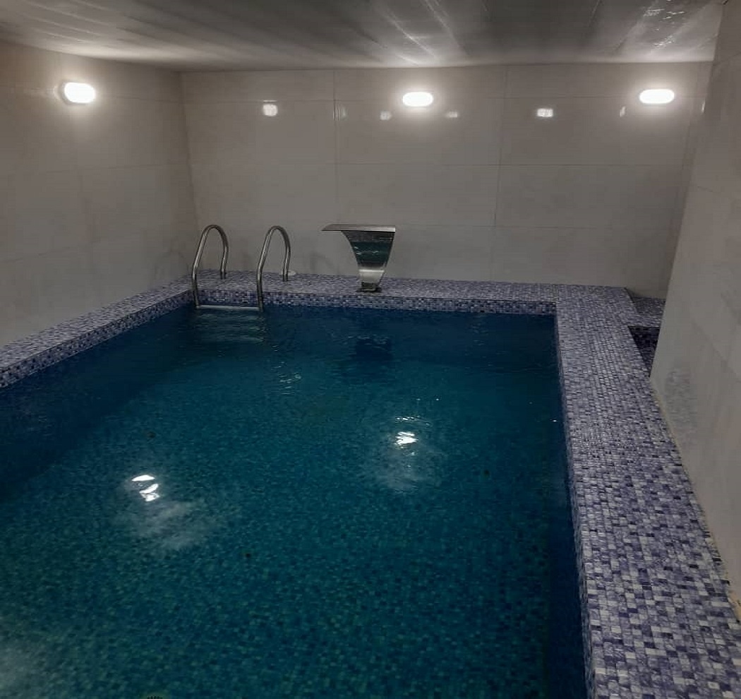 اجاره ویلا با استخر آبگرم نزدیک ساحل در فرح آباد - دو خواب