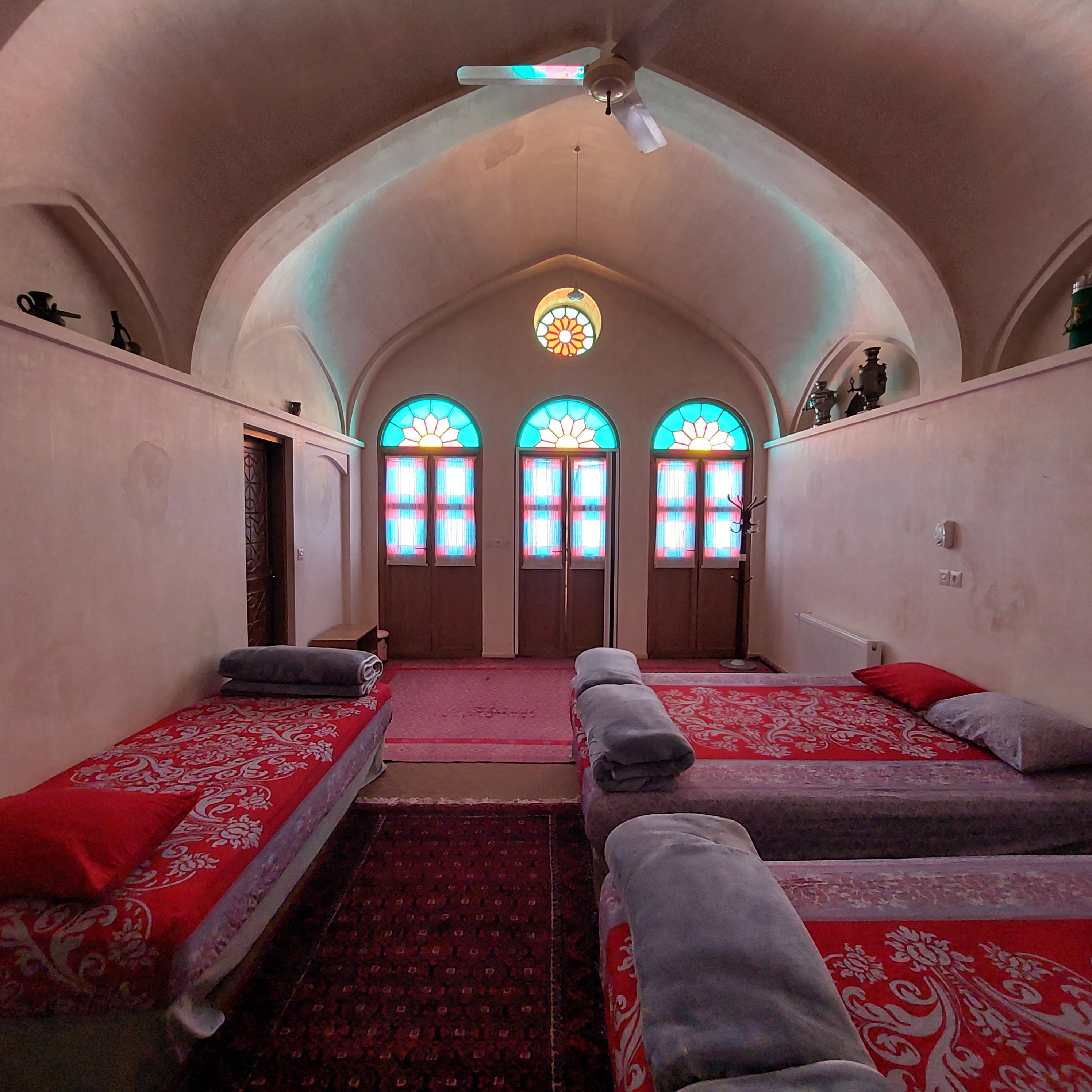 اجاره عمارت سنتی در 22بهمن آران بیدگل - شاه دخت