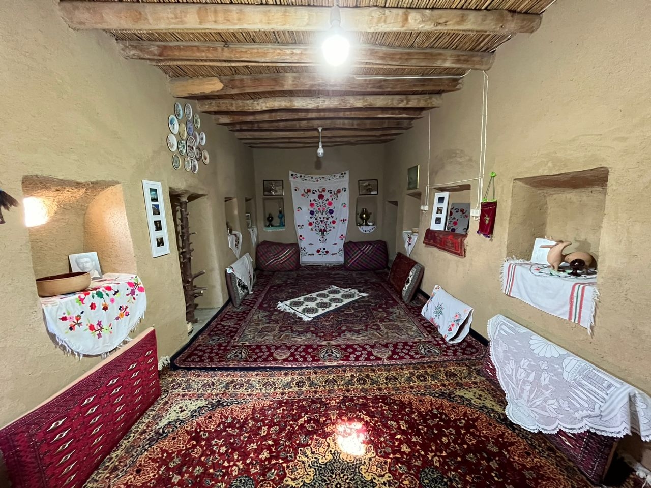 اجاره خانه سنتی در بیارجمند سمنان - اتاق کهن