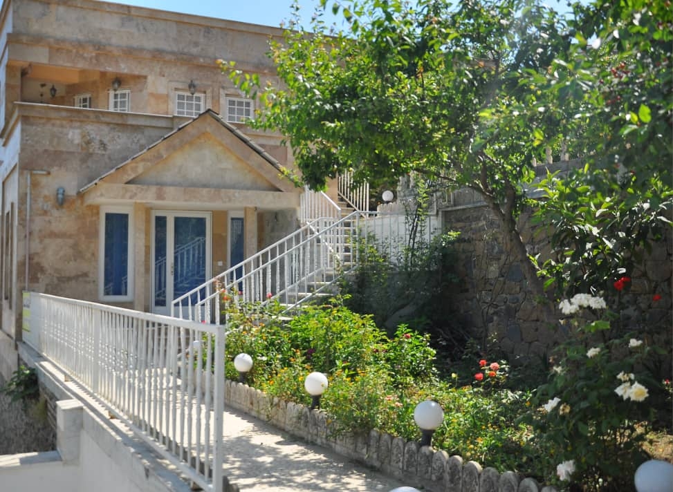 اجاره ویلا در روستای پلکانی ریگ چشمه بالا مینودشت - واحد یک