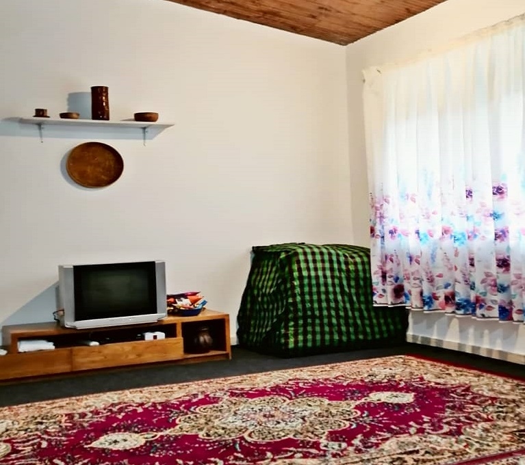 اجاره اتاق بومگردی در روستای میان لات - خانم جان
