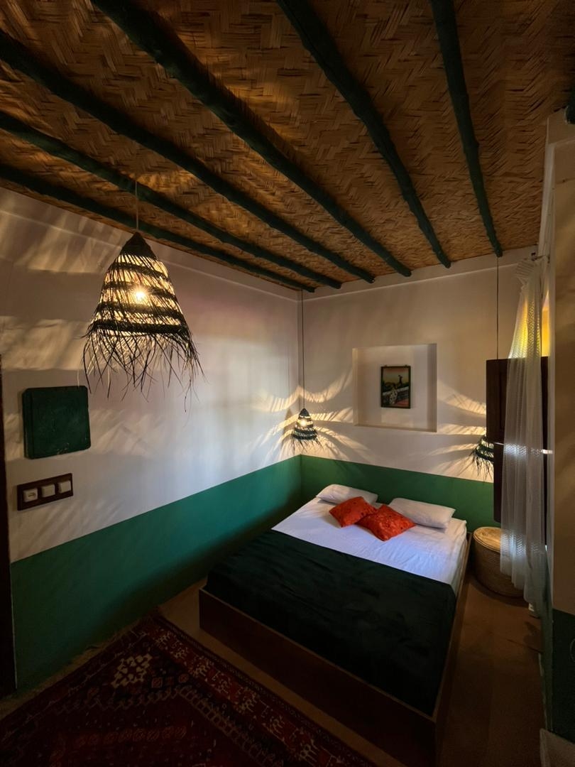 اجاره بومگردی سنتی وی ای پی نزدیک ساحل - کنگان - اتاق لوز