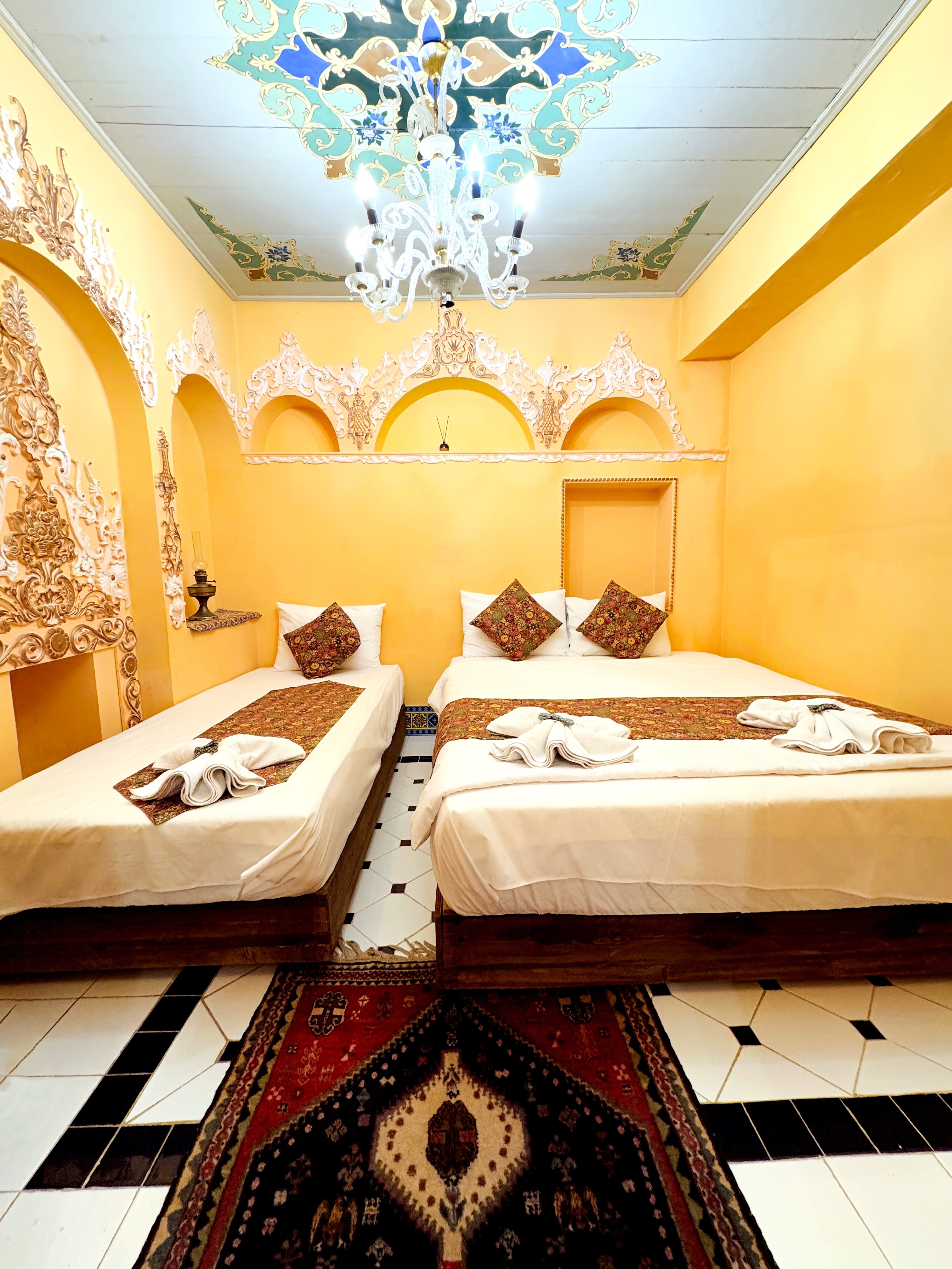 اجاره اتاق سنتی در 9 دی شیراز - یادمانه