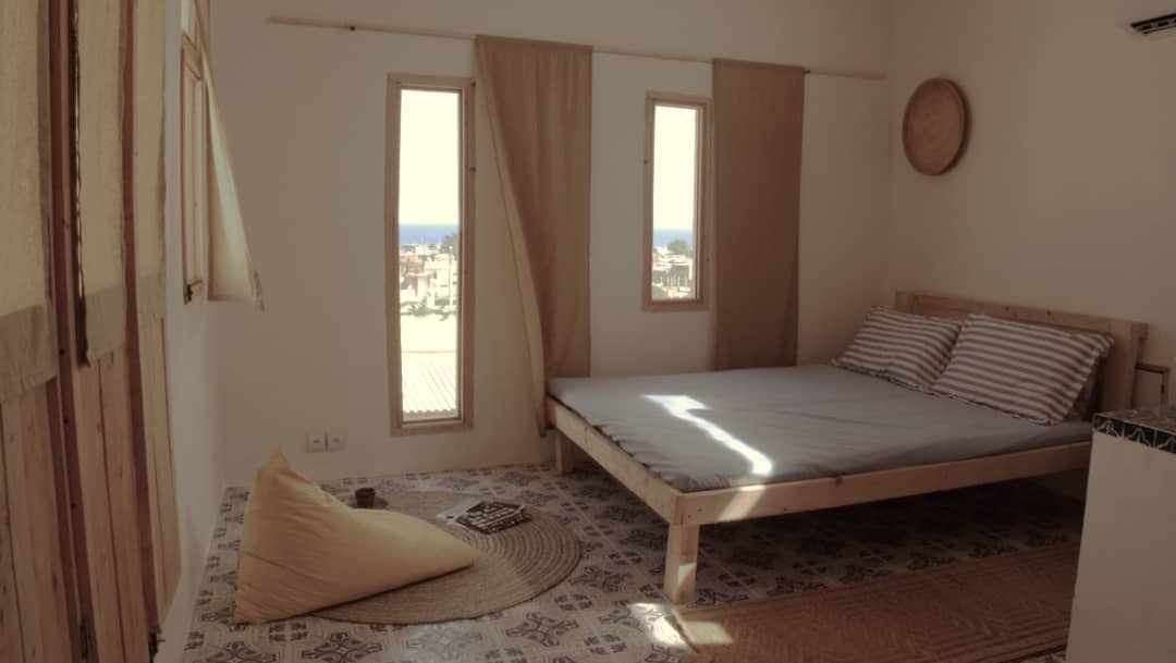 اجاره اتاق بومگردی ساحلی در جزیره ی هنگام - اتاق کری