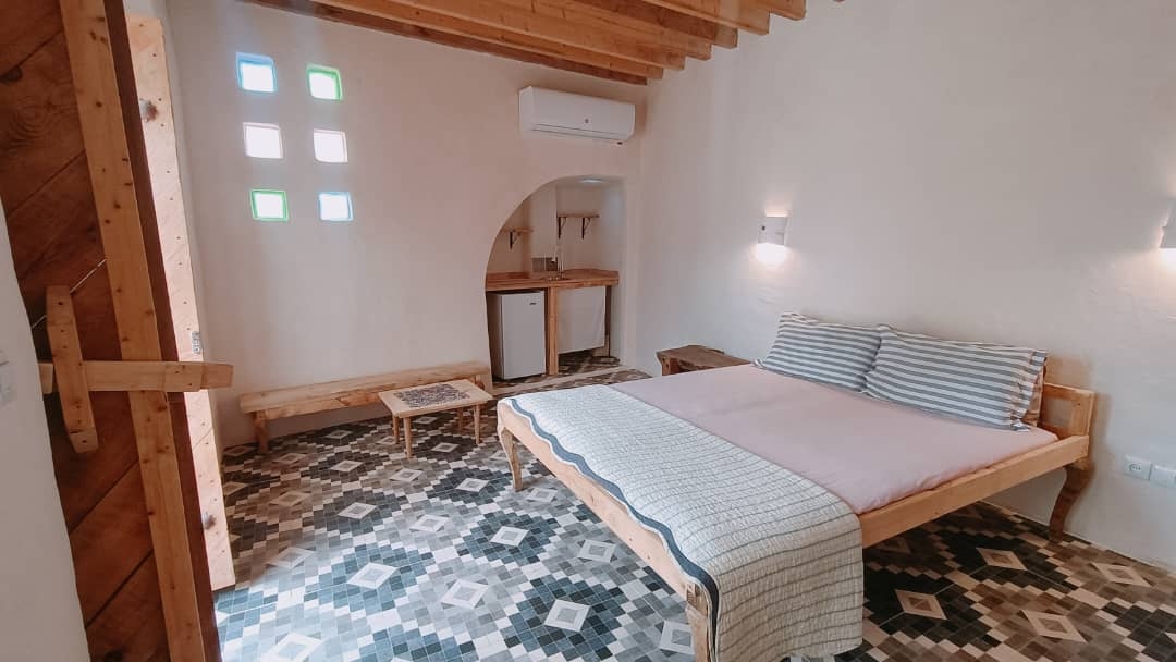 اجاره اتاق بومگردی ساحلی در جزیره ی هنگام - اتاق آبالون