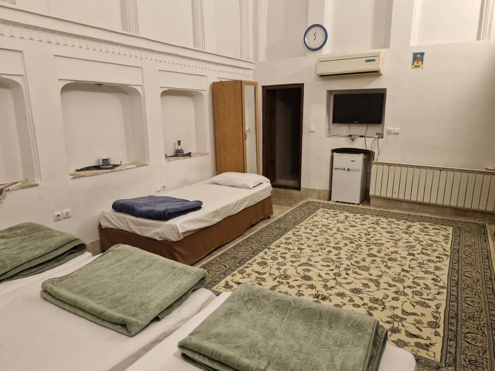 اجاره اتاق بومگردی در بلوار بسیج یزد - اتاق تالار