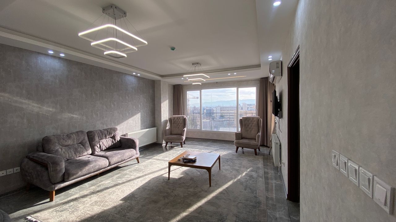 اجاره اپارتمان مبله سه خوابه در خیابان ابیوردی- شیراز طبقه ی چهارم